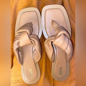 Maeve (Anthropologie) tan leather knot sandals, size 10